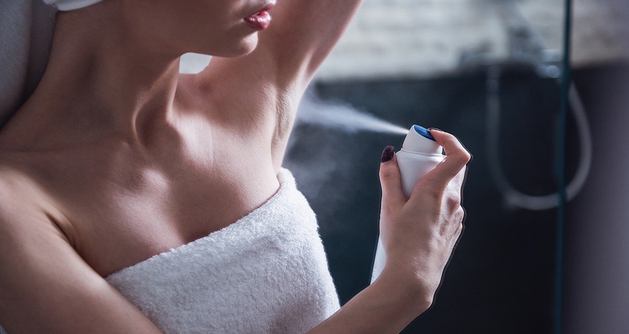 Deodorantı bir de böyle sıkın: Yıllardır yanlış biliniyormuş, ter kokusu böyle yok oluyormuş