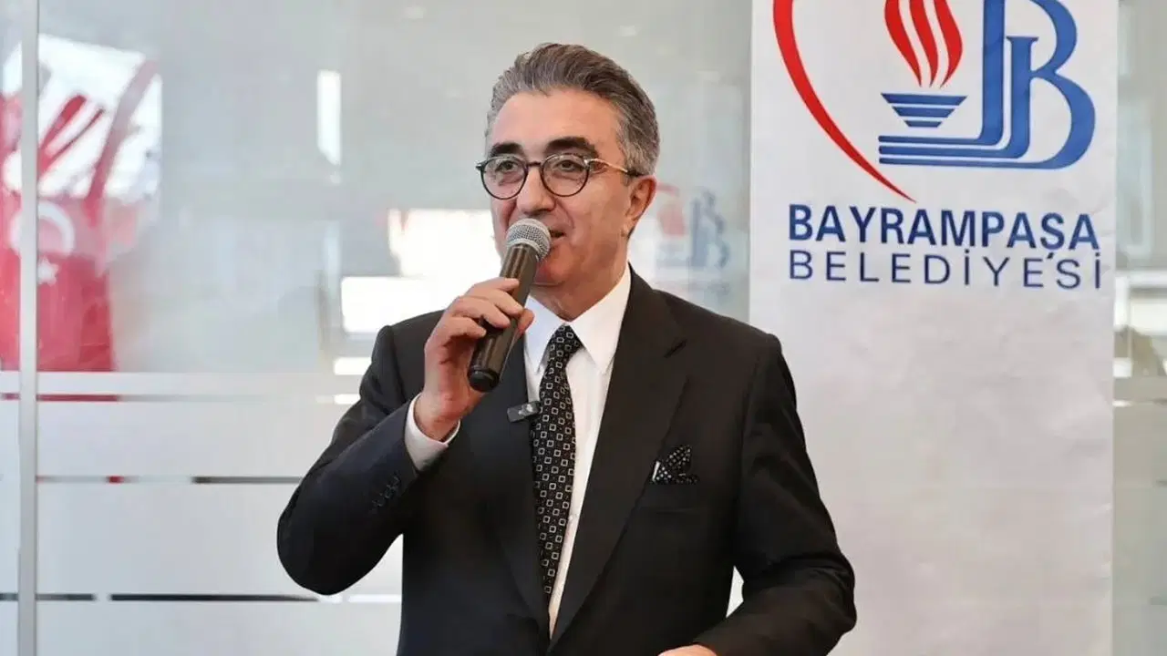bayrampasa belediye baskani hasan mutlu bayrampasa direndi darbeye boyun egmedi UpGcEdp2