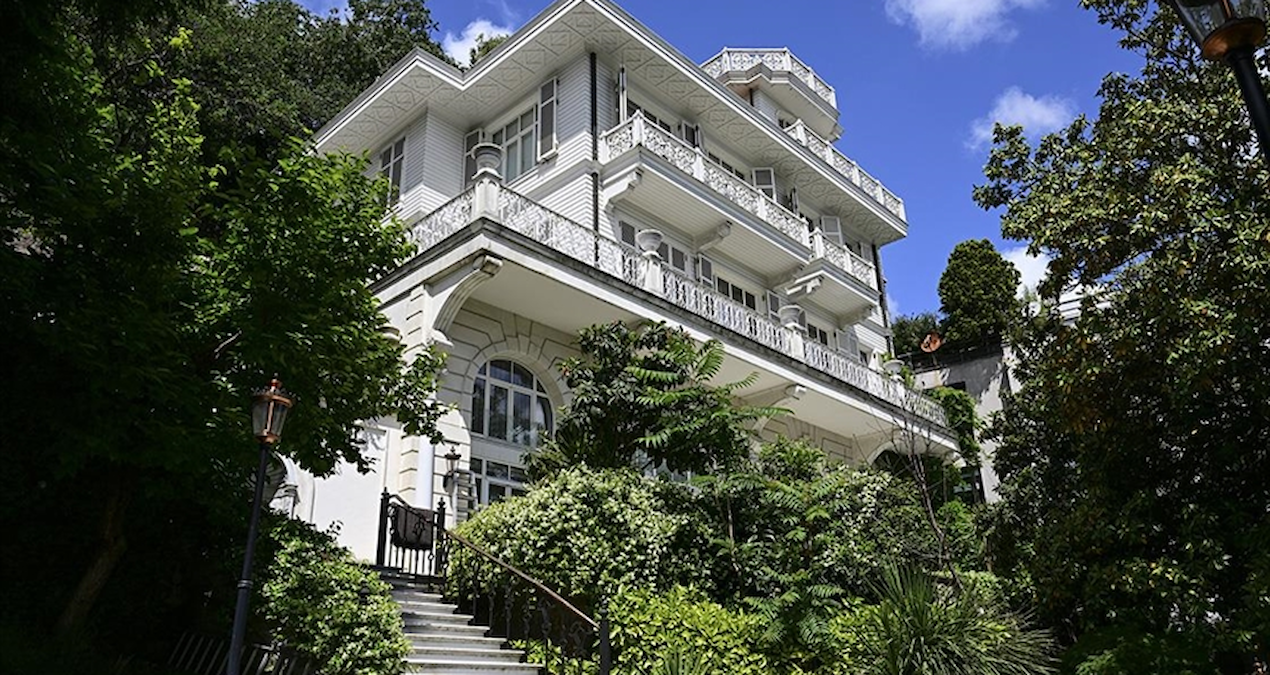 bogazin en pahalilarindan beyaz kosk 115 milyonluk indirimle satista C4T5mx2M