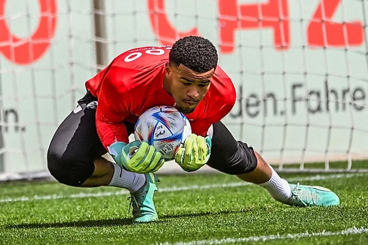 son 5 penaltiyi kurtaran kalecinin hayati degisiyor Z4iuDmbx