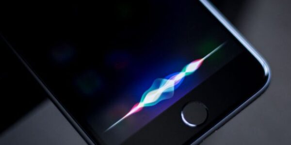 iPhone kullanıcıları varsayılan müzik uygulamalarını Siri ile değiştirebilecek