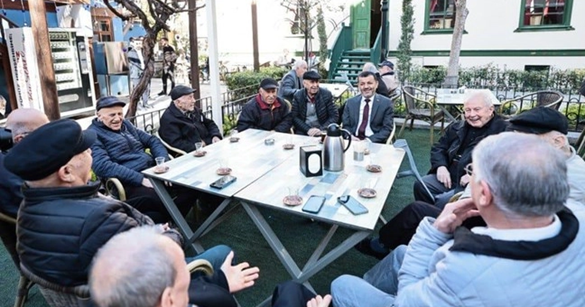 Denizlide emekli evime yogun ilgi lSwA2813