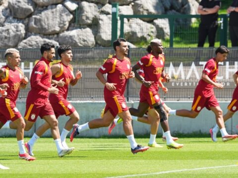 Galatasaray ara vermeden calismalarina devam etti e6bgBzCM